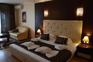 Отель Kaliakra Palace Hotel - All inclusive Золотые Пески Улучшенный двухместный номер с 1 кроватью, балконом и видом на море (для 2 взрослых)-1